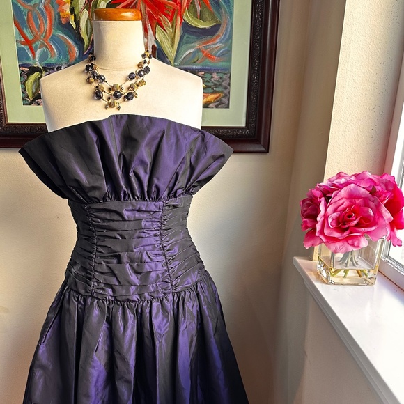Midnight Blue 1980s Iridescent Taffeta Strapless Cocktail Dress Size 2-4 - Picture 12 of 16